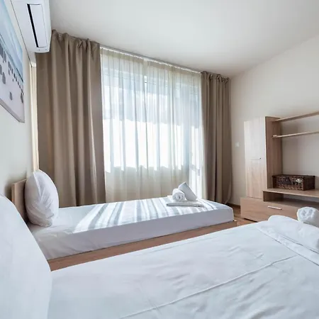 Kanchitos - 2br Artistic Place *