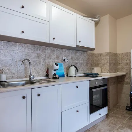 Kanchitos - 2br Artistic Place Apartment