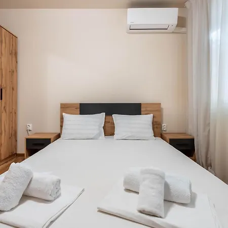 Kanchitos - 2br Artistic Place * Warna