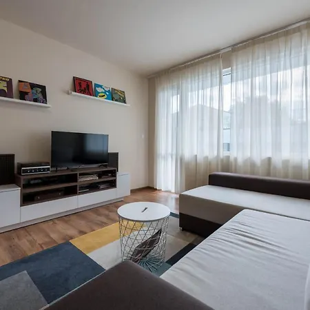 Kanchitos - 2br Artistic Place Warna