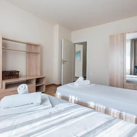 Kanchitos - 2br Artistic Place *